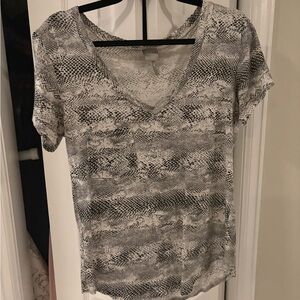 bobi Black & White Snake Print V-Neck Short Sleeve Top